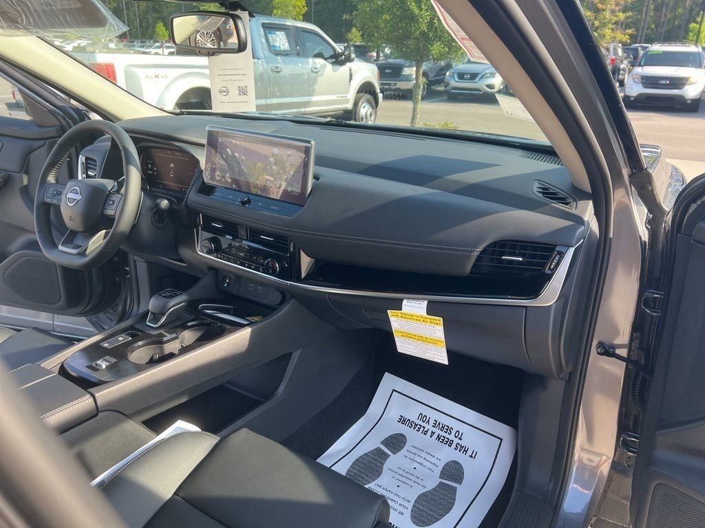 2025 Gun Metallic Nissan Rogue SL FWD SUV