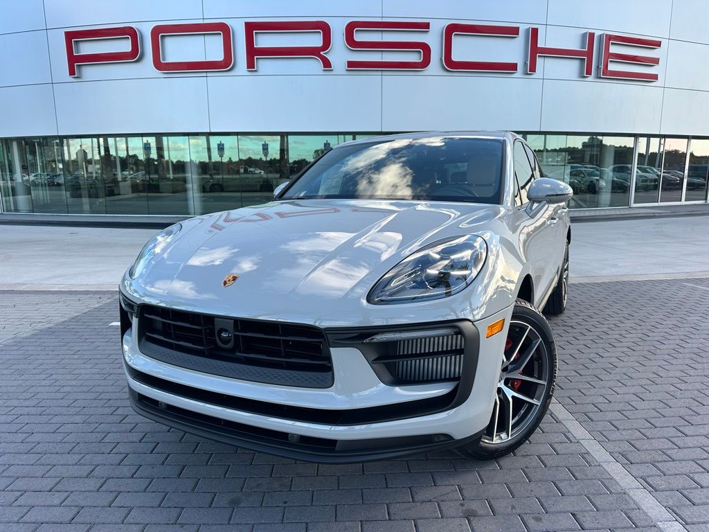 Thumbnail: 2026 Porsche Macan - 1