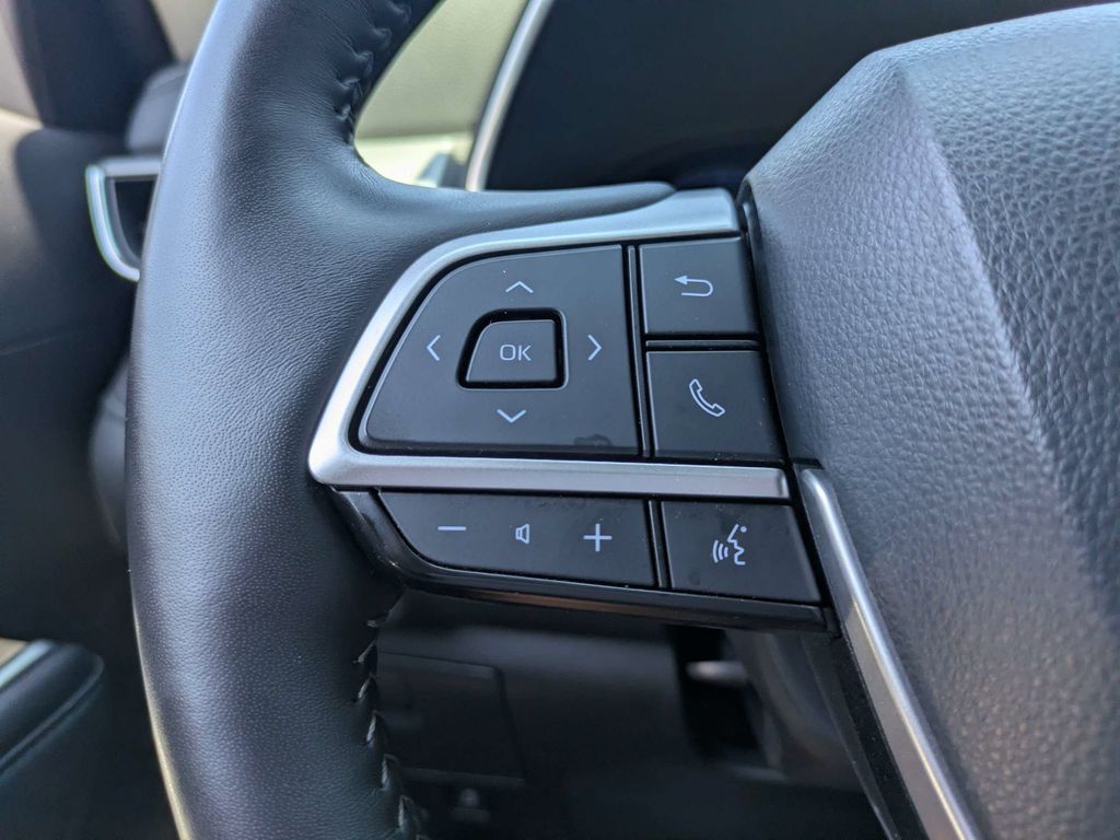 Used 2025 Toyota Highlander SUV