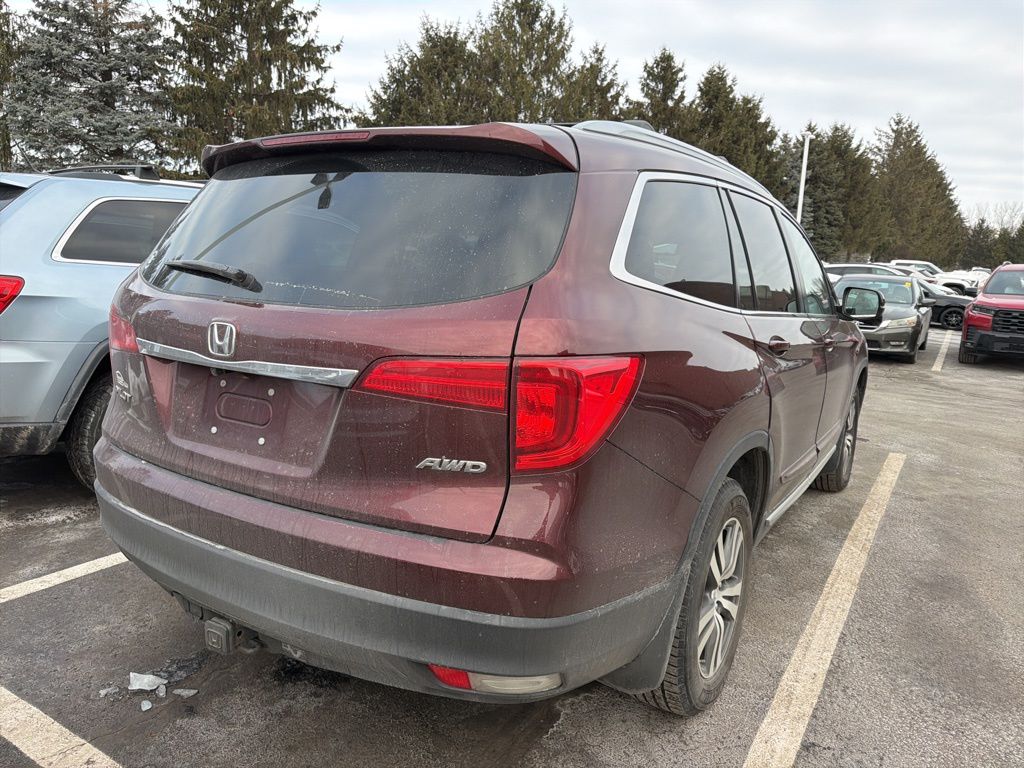 Thumbnail: 2018 Honda Pilot - 3