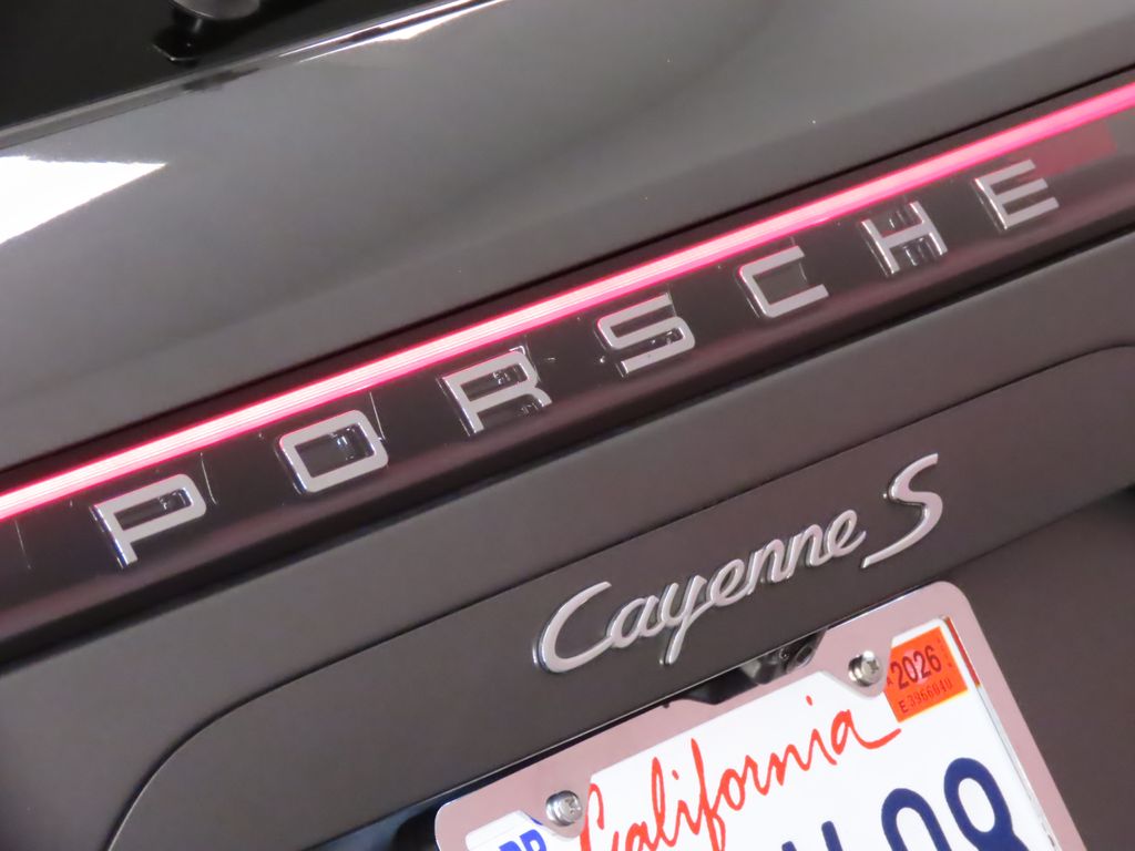 Thumbnail: 2019 Porsche Cayenne - 12