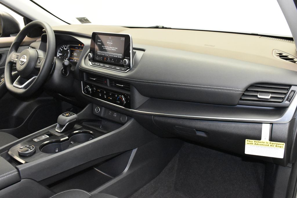 2023 Nissan Rogue S 22