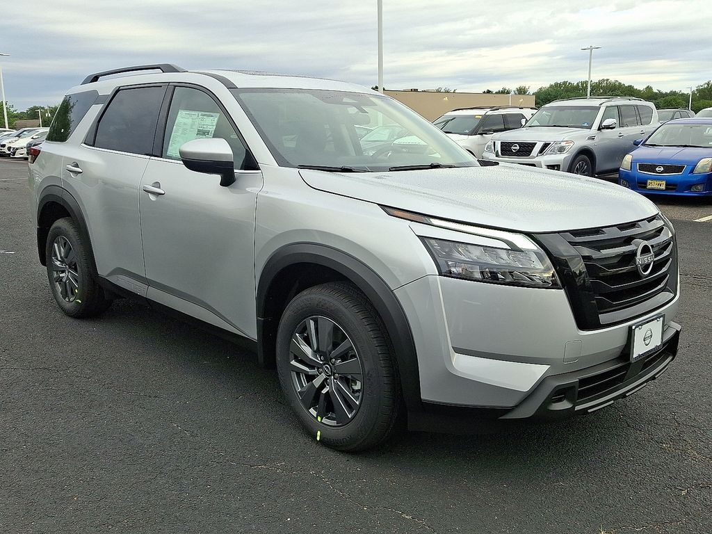 Thumbnail: 2025 Nissan Pathfinder - 3