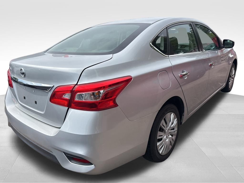 Used 2019 Silver Nissan S image 4