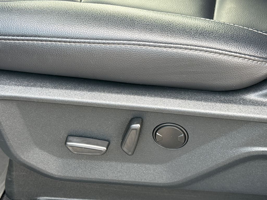 Certified Used 2025 Gray Ford XLT image 28