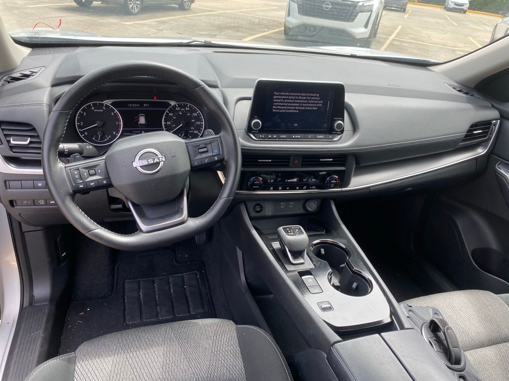Used 2025 Silver Nissan SV image 12