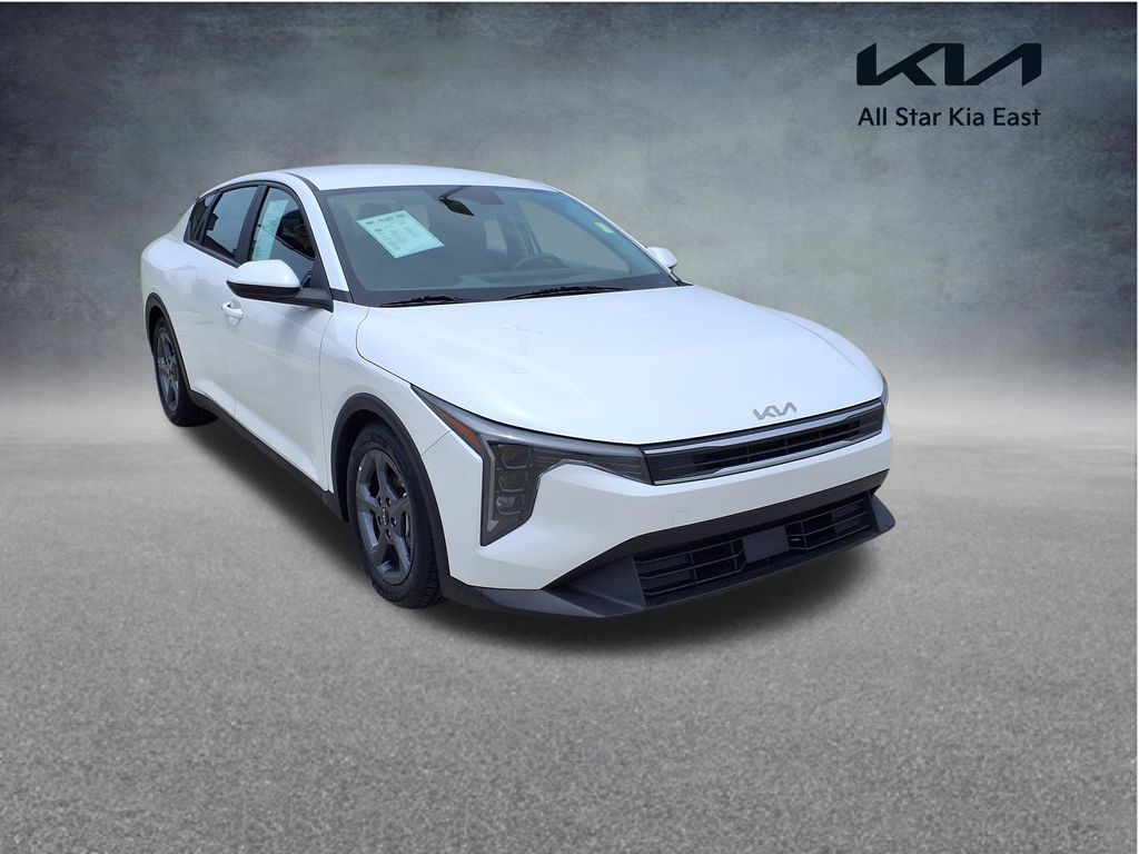 Snow White Pearl 2025 Kia K4 Sedan Front-Wheel Drive Continuously Variable Transmission