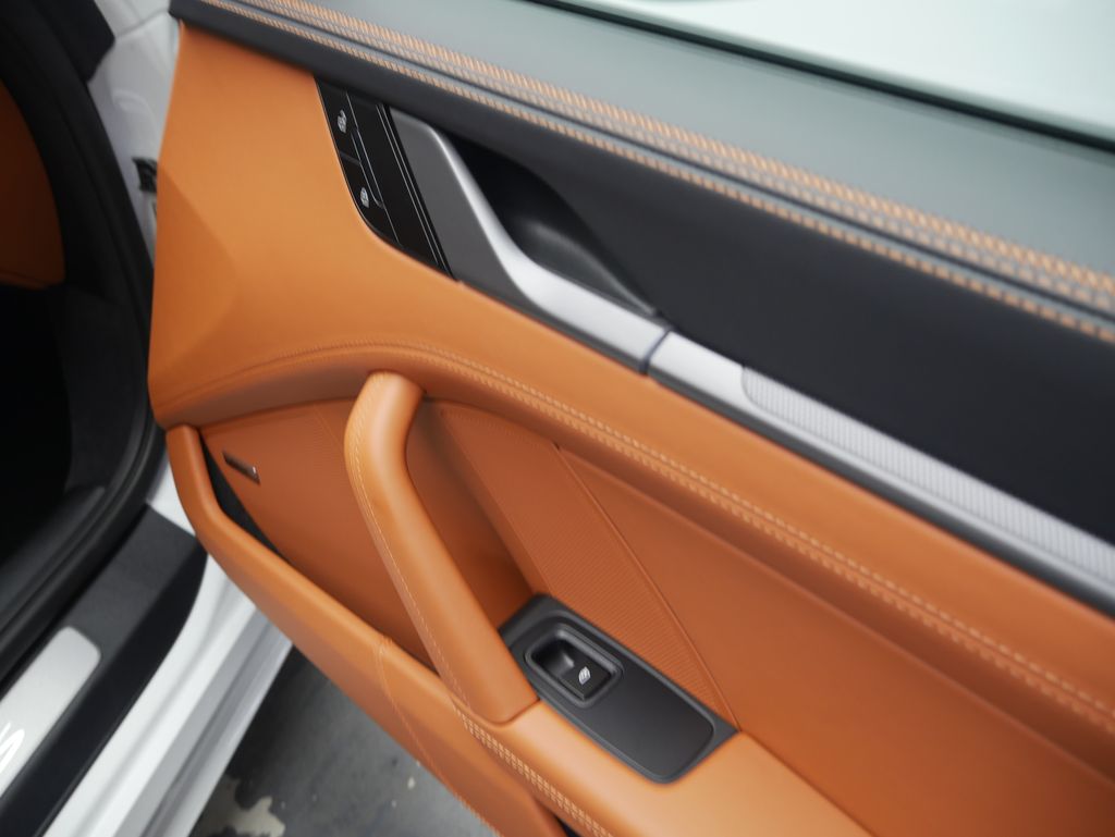 Thumbnail: 2026 Porsche 911 - 20