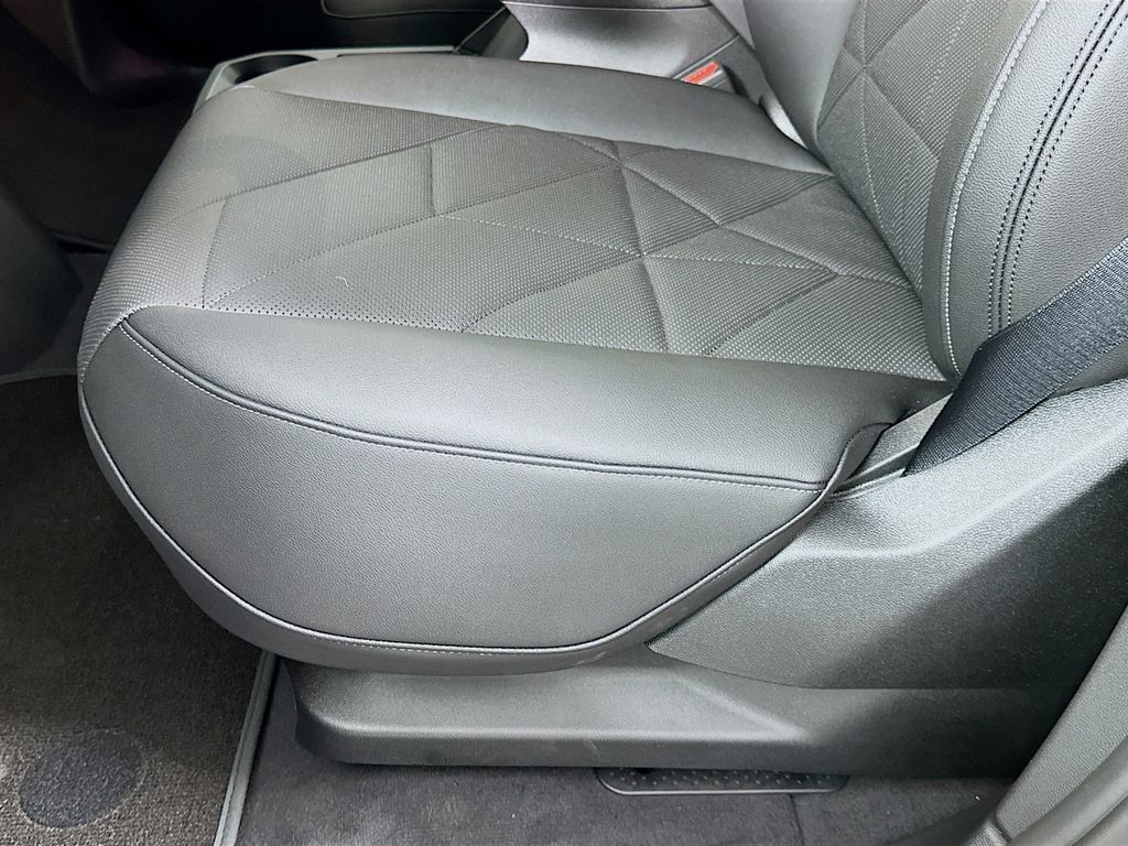 Thumbnail: 2026 BMW iX - 21