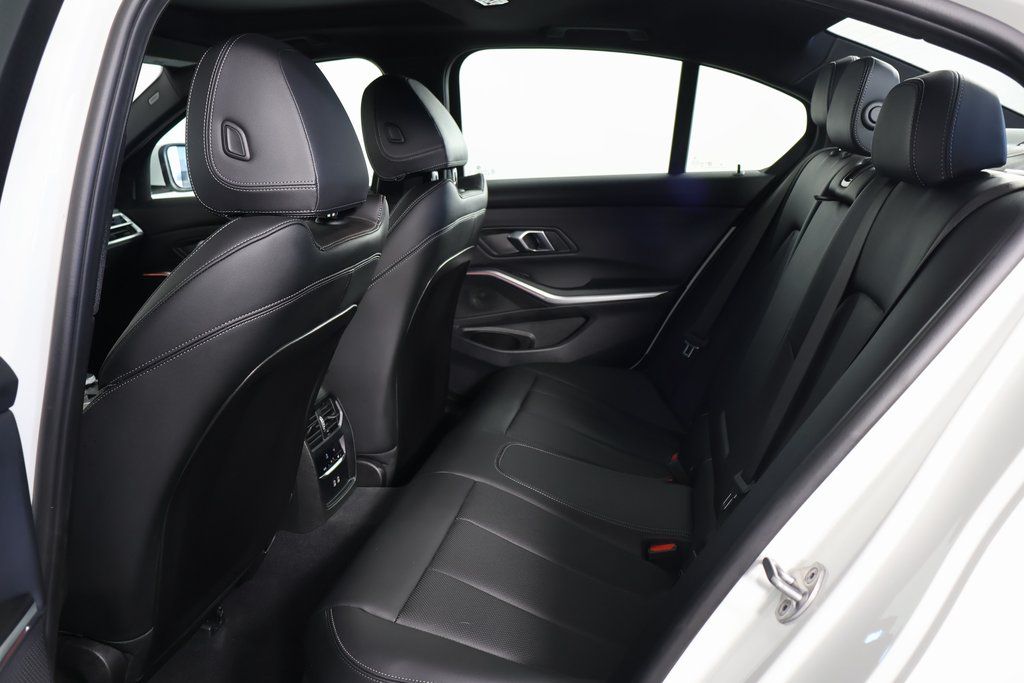 Thumbnail: 2025 BMW 3 Series - 11