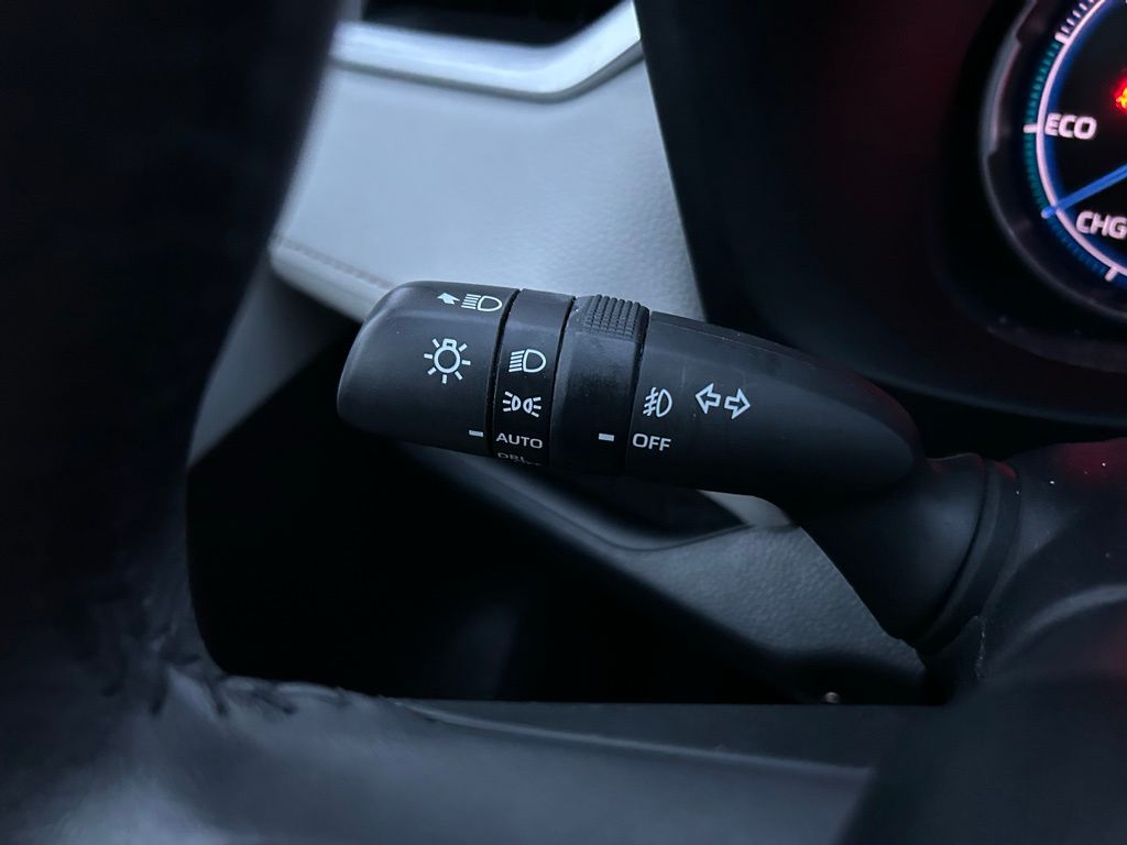 Thumbnail: 2023 Toyota RAV4 - 23