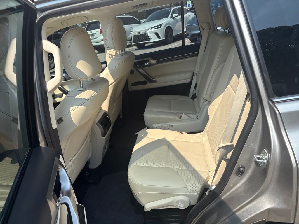 Thumbnail: 2023 Lexus GX - 19