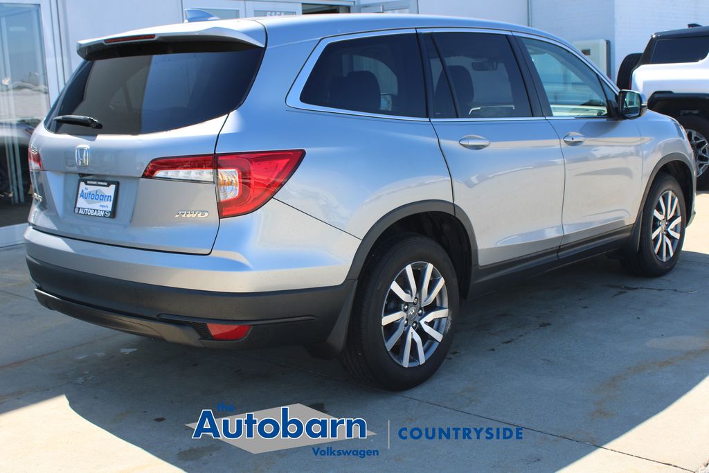 View vehicle photo 6