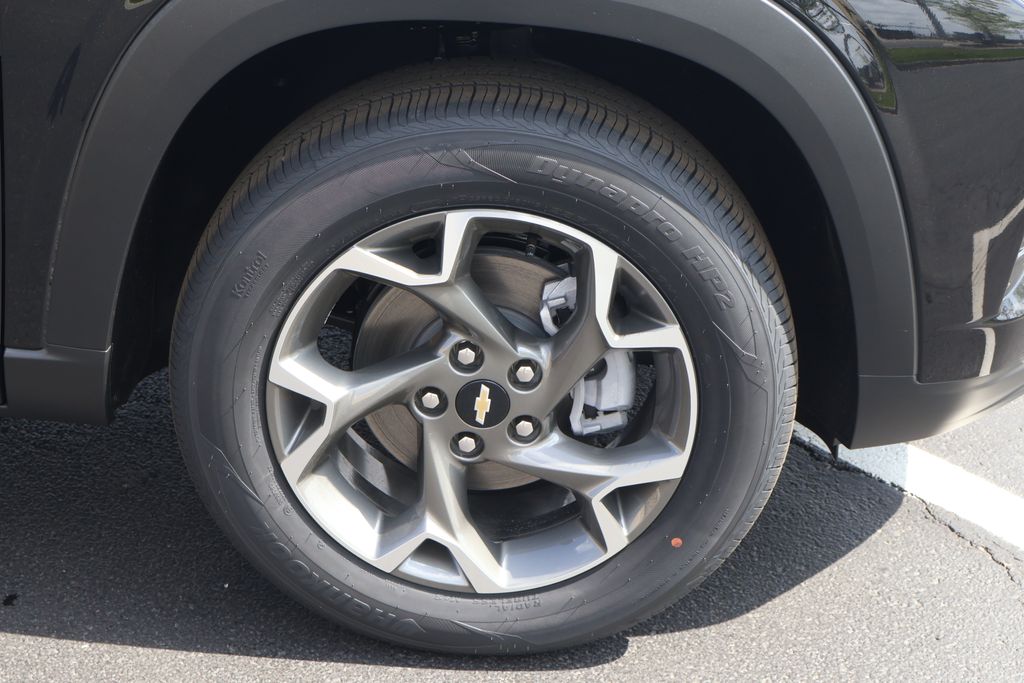 Thumbnail: 2026 Chevrolet Trax - 11