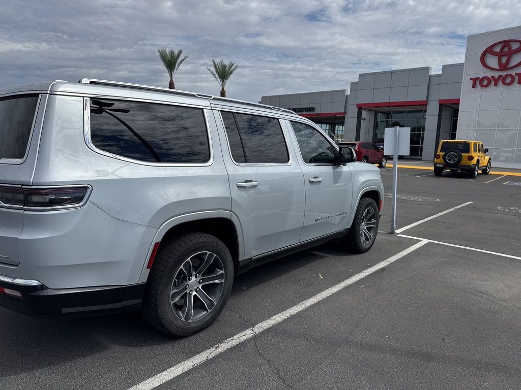 Thumbnail: 2022 Jeep Grand Wagoneer - 6