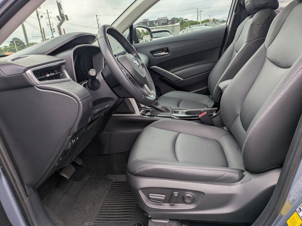 2023 Toyota Corolla Cross XLE