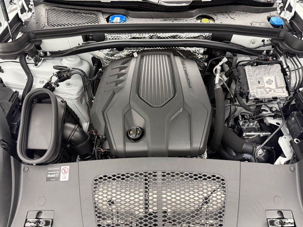 Thumbnail: 2026 Porsche Macan - 31