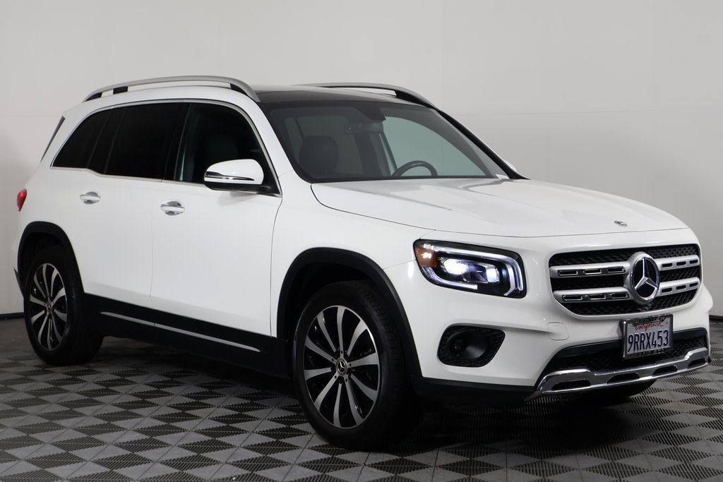 Thumbnail: 2021 Mercedes-Benz GLB - 3