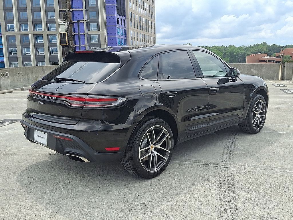Thumbnail: 2026 Porsche Macan - 8