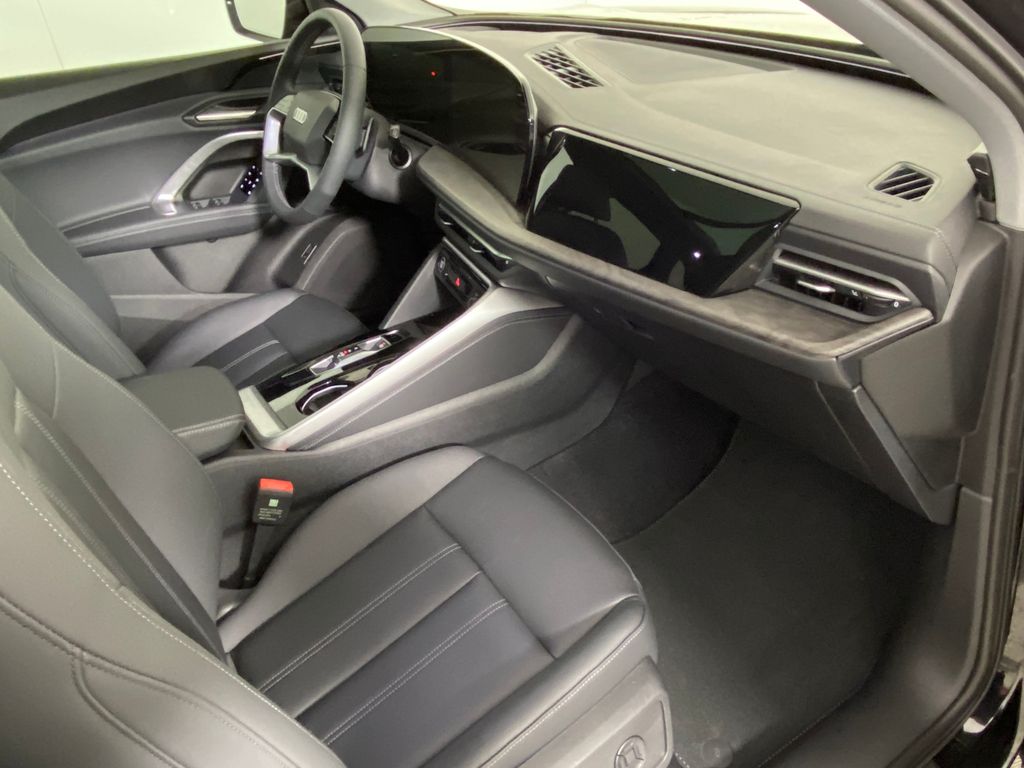 Thumbnail: 2025 Audi Q5 - 19