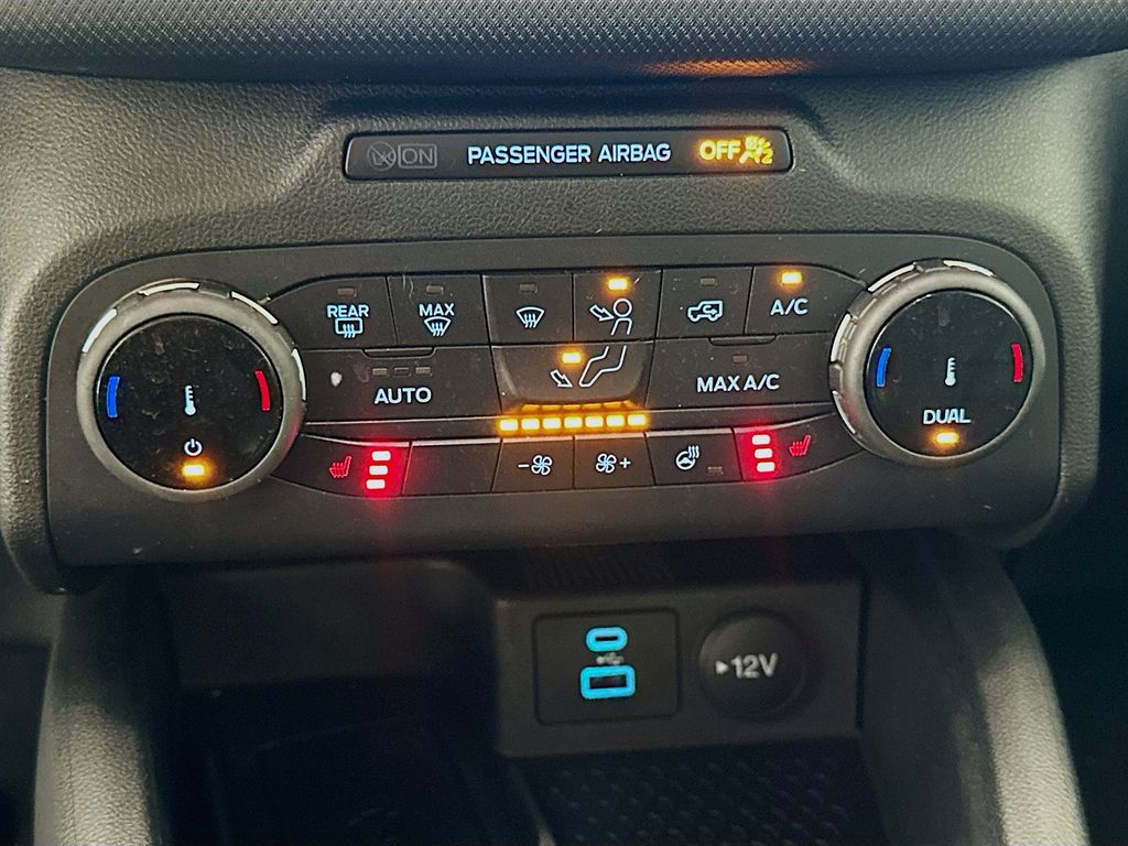 Thumbnail: 2022 Ford Bronco Sport - 21