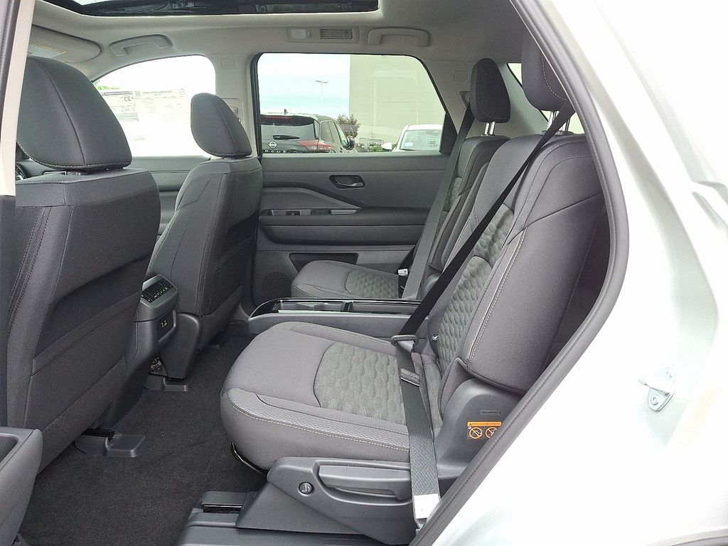 Thumbnail: 2025 Nissan Pathfinder - 6