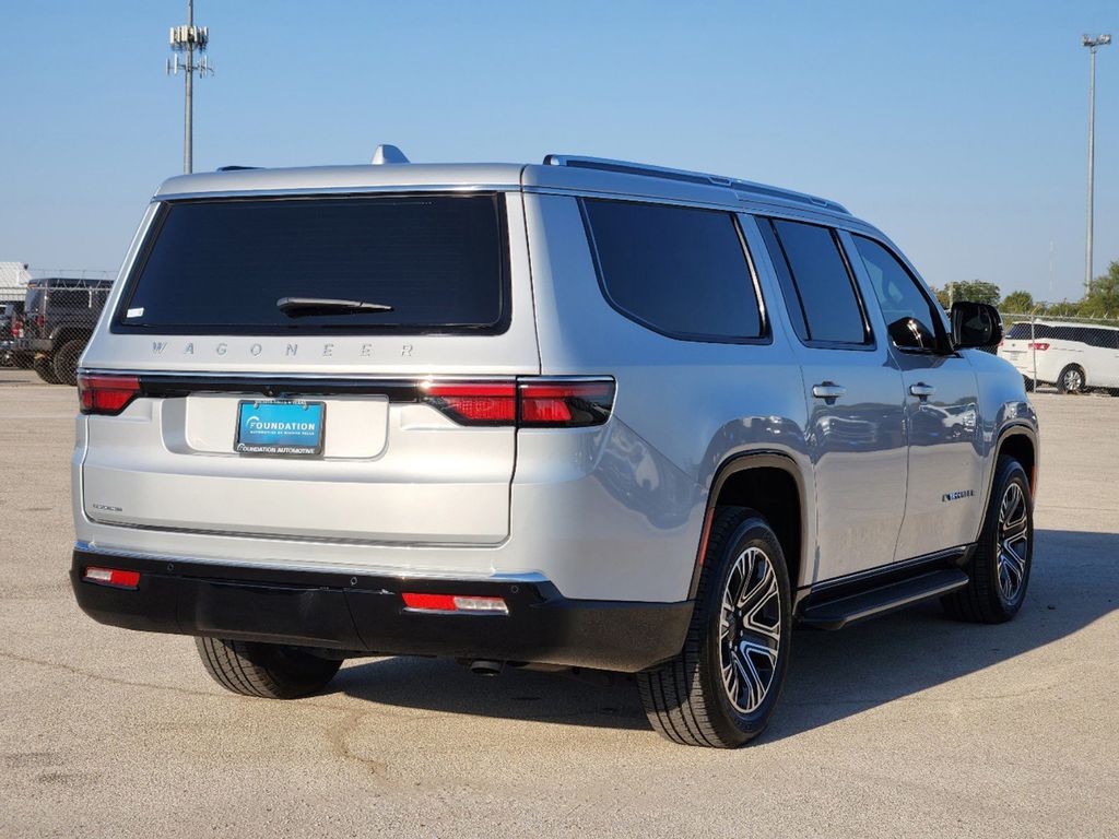 2023 Jeep Wagoneer L Base 4