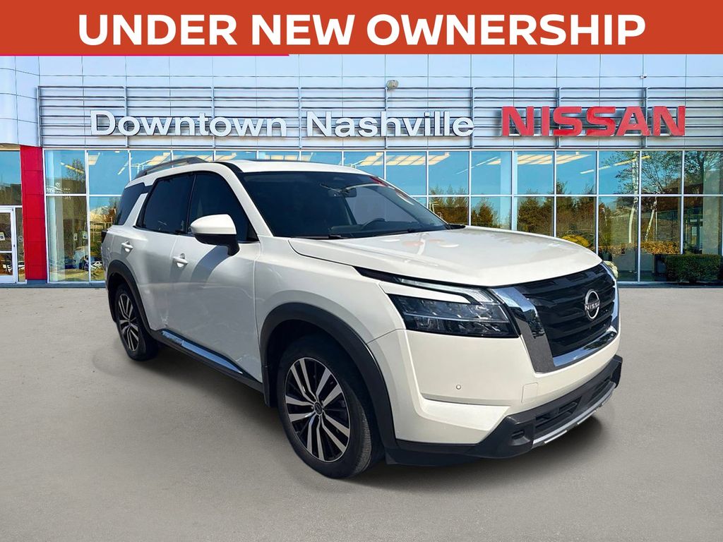 Pearl White 2024 Nissan Pathfinder SUV / Crossover All-Wheel Drive 9-Speed Automatic