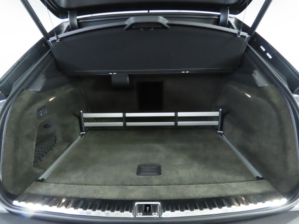 Thumbnail: 2023 Bentley Bentayga - 29