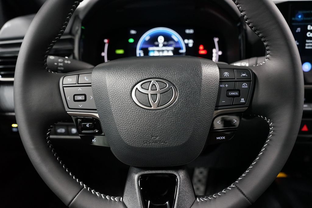Thumbnail: 2025 Toyota Camry - 12