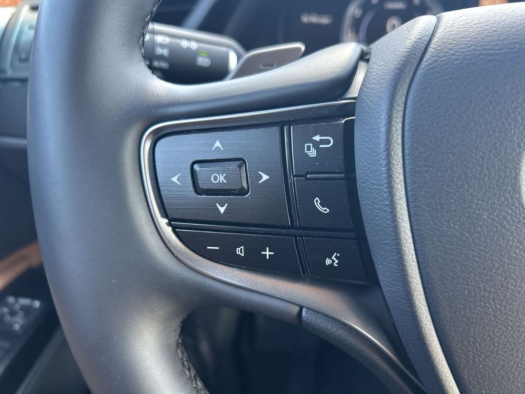 Thumbnail: 2025 Lexus ES - 26