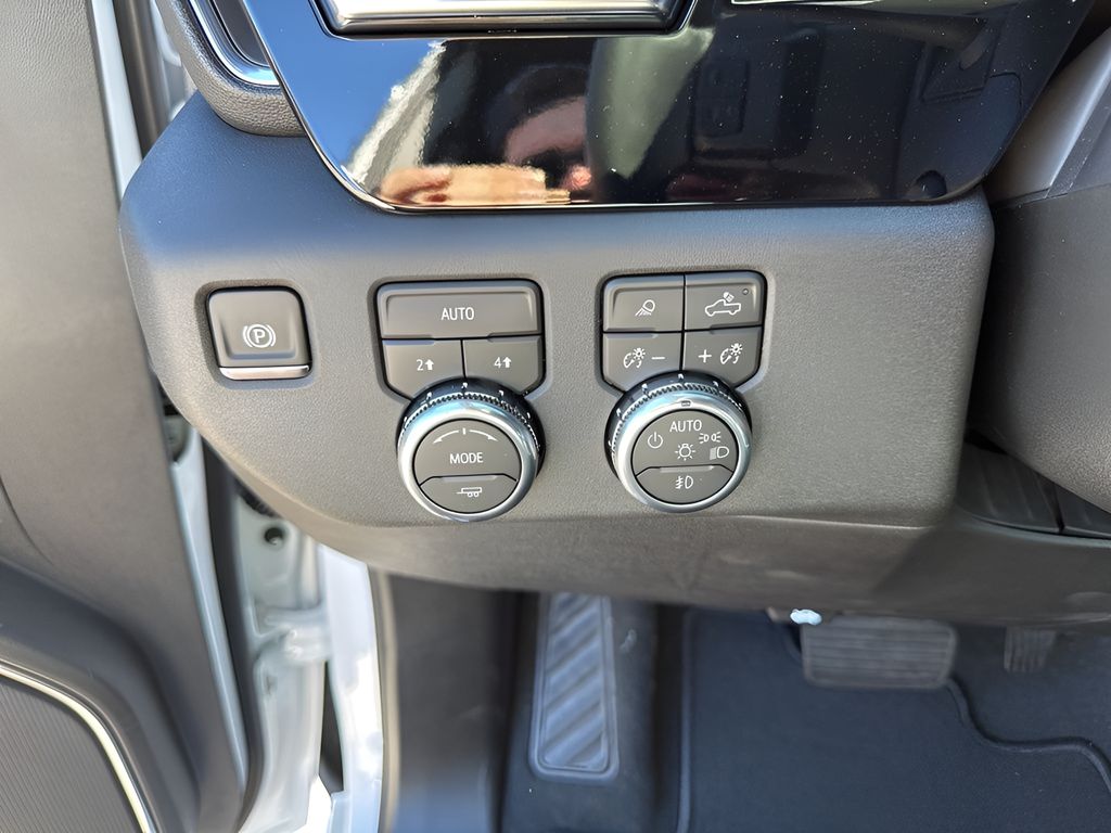 New 2026 White GMC SLT image 29