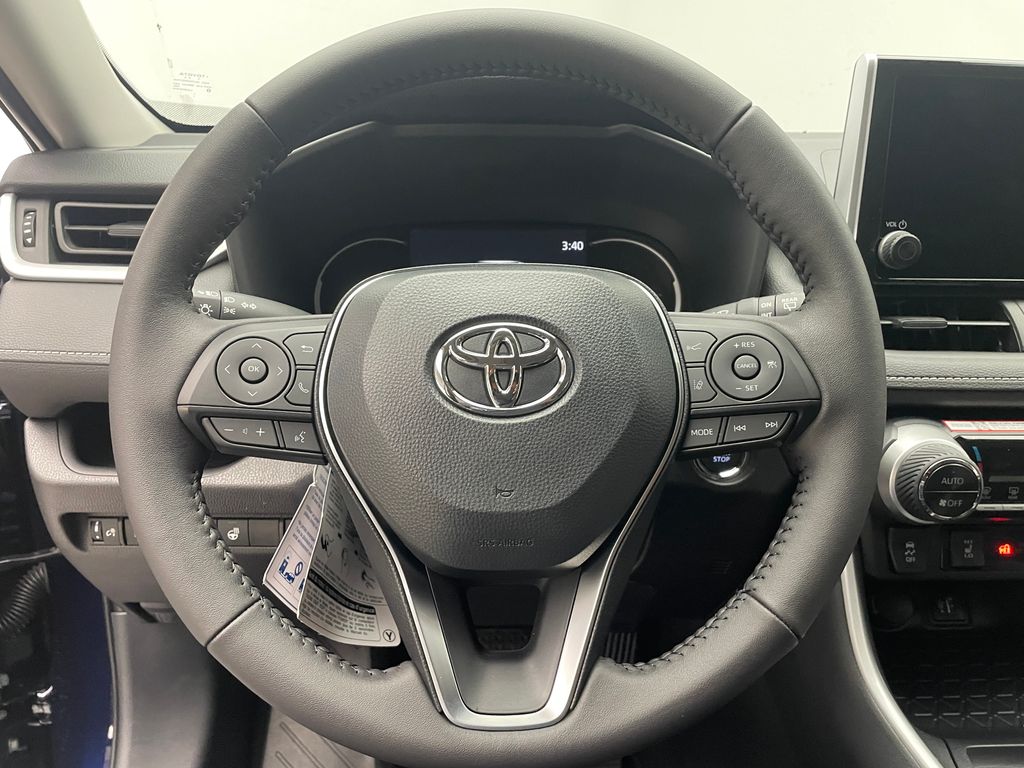 Thumbnail: 2025 Toyota RAV4 - 21