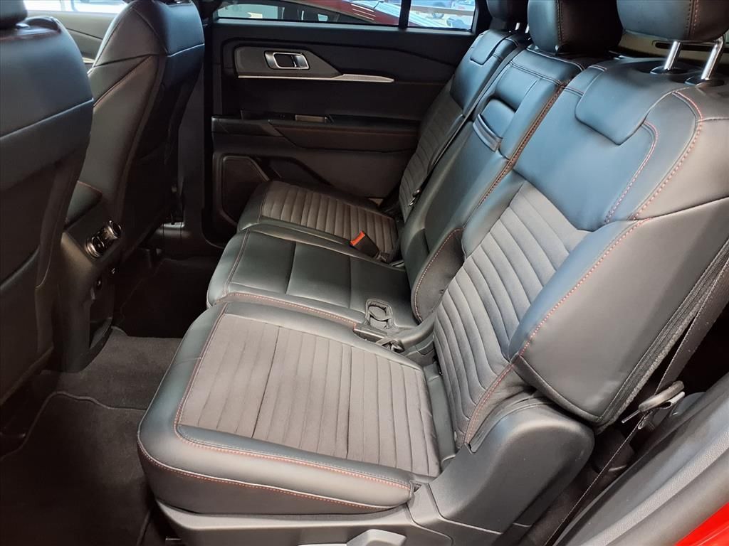 2026 Ford Explorer ST-Line - 9