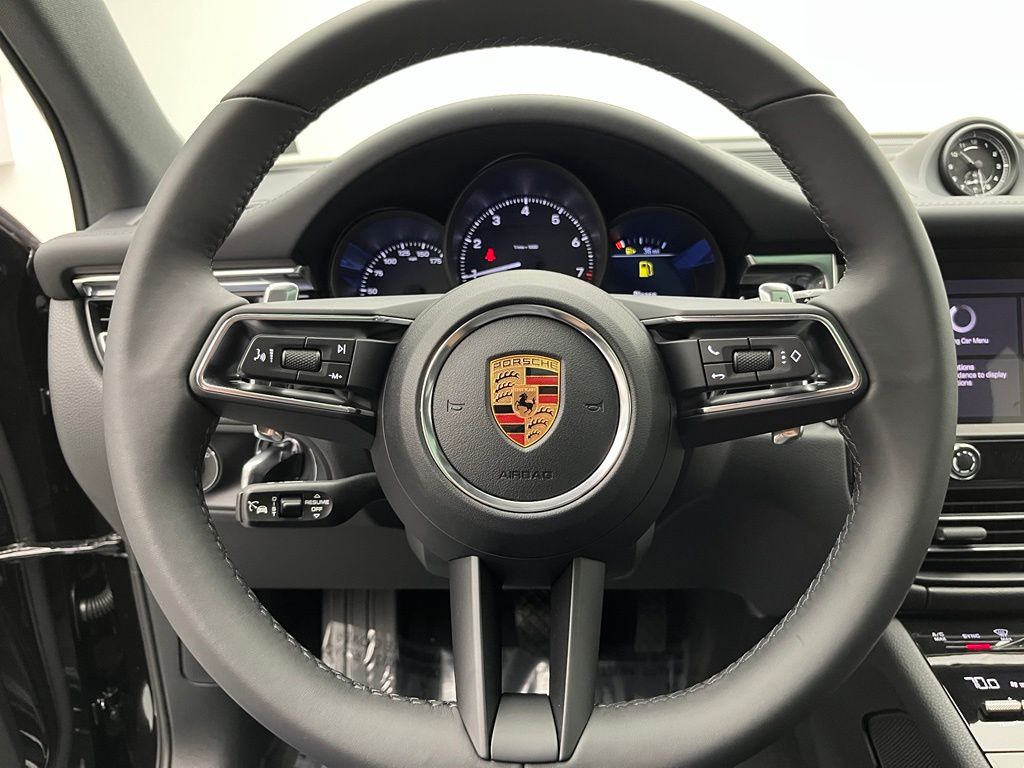 Thumbnail: 2026 Porsche Macan - 12