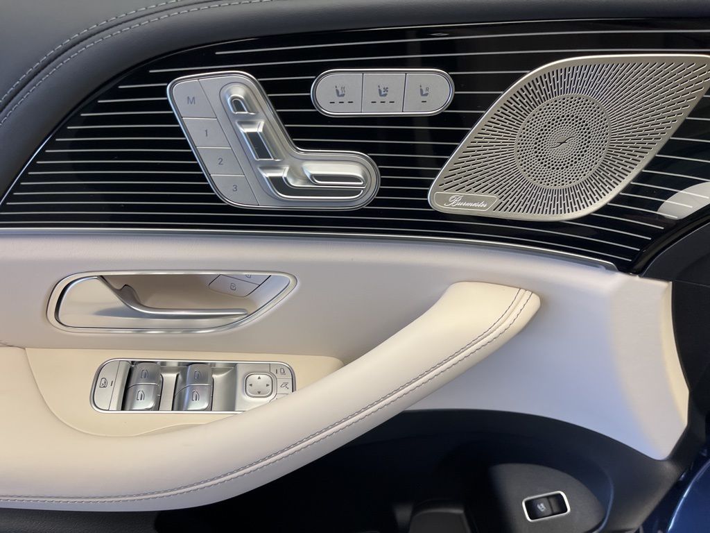 Thumbnail: 2026 Mercedes-Benz GLE - 12