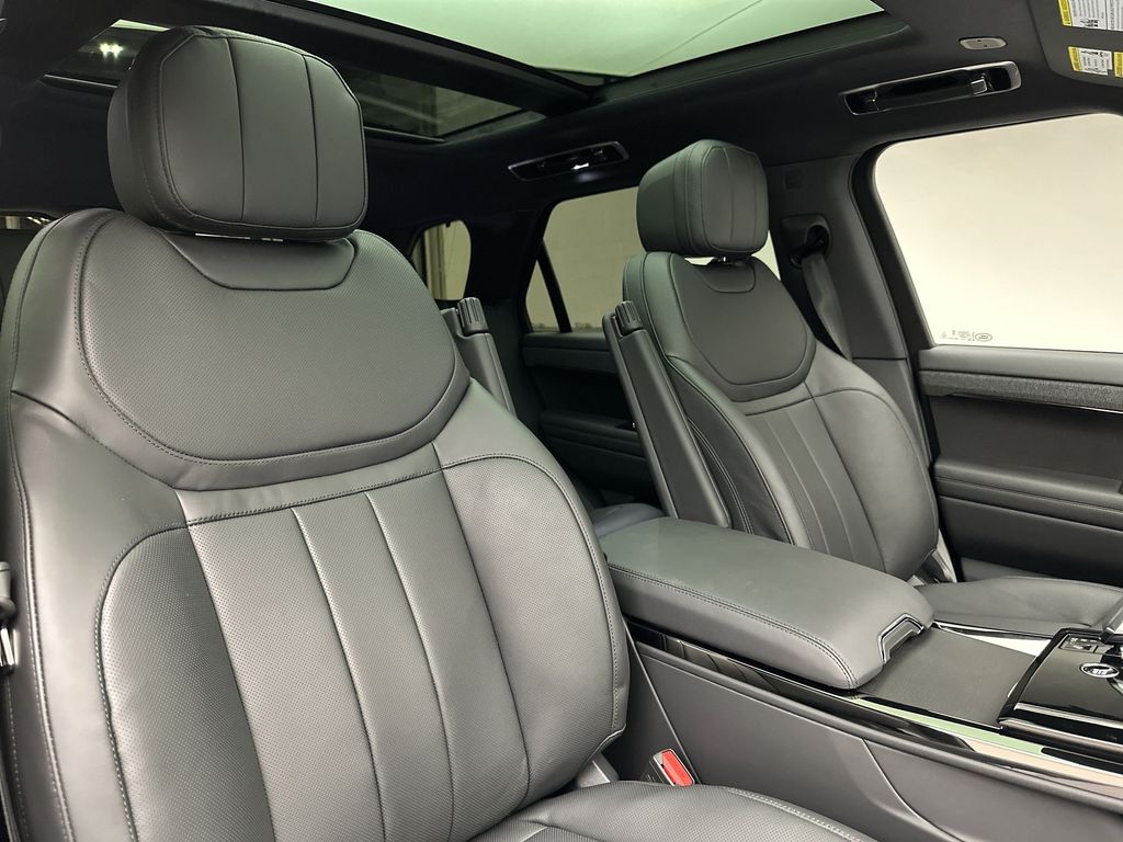 Thumbnail: 2024 Land Rover Range Rover Sport - 11