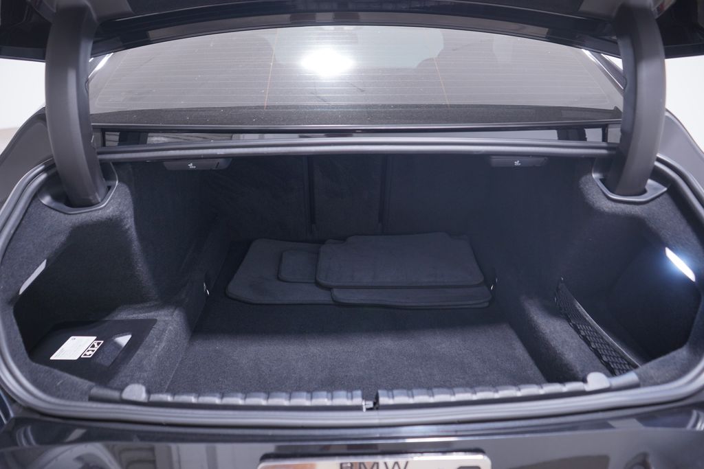 Thumbnail: 2024 BMW 8 Series - 23