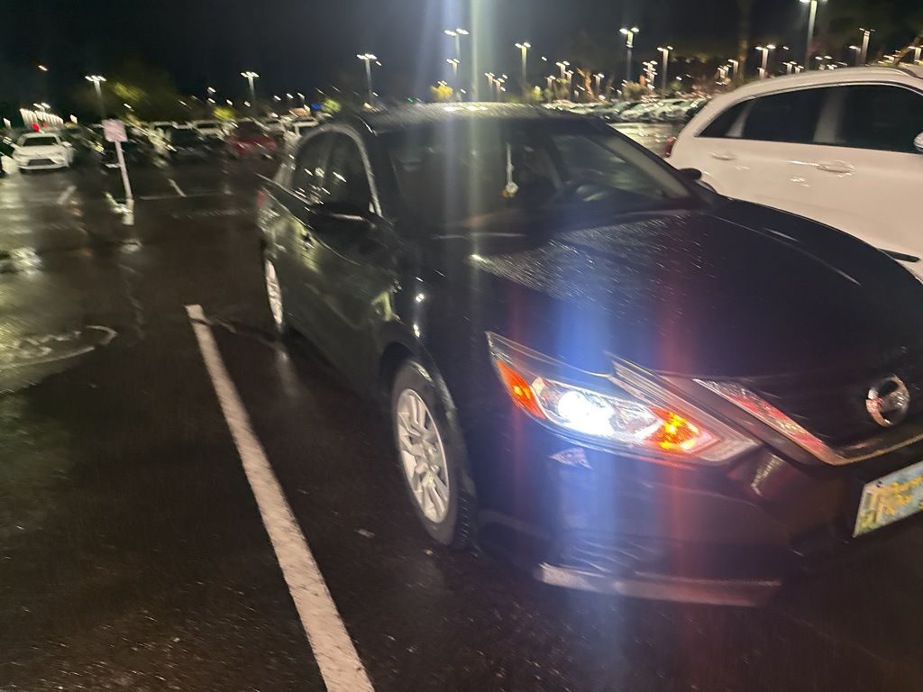 Thumbnail: 2018 Nissan Altima - 3