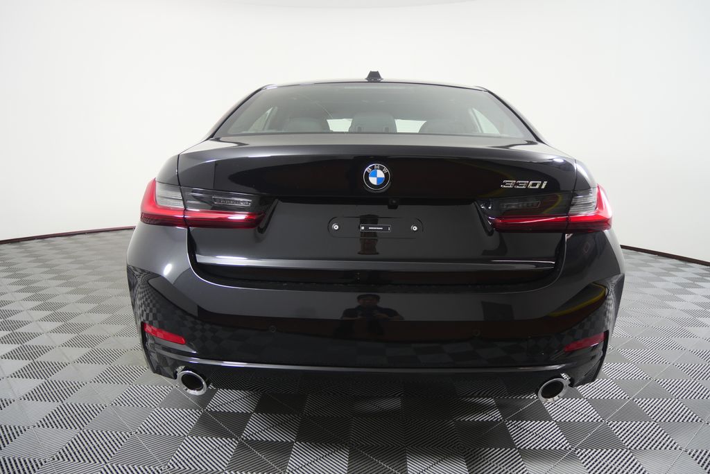 Thumbnail: 2026 BMW 3 Series - 5