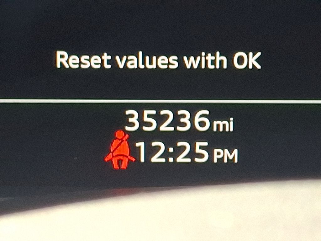 Thumbnail: 2021 Audi SQ7 - 21