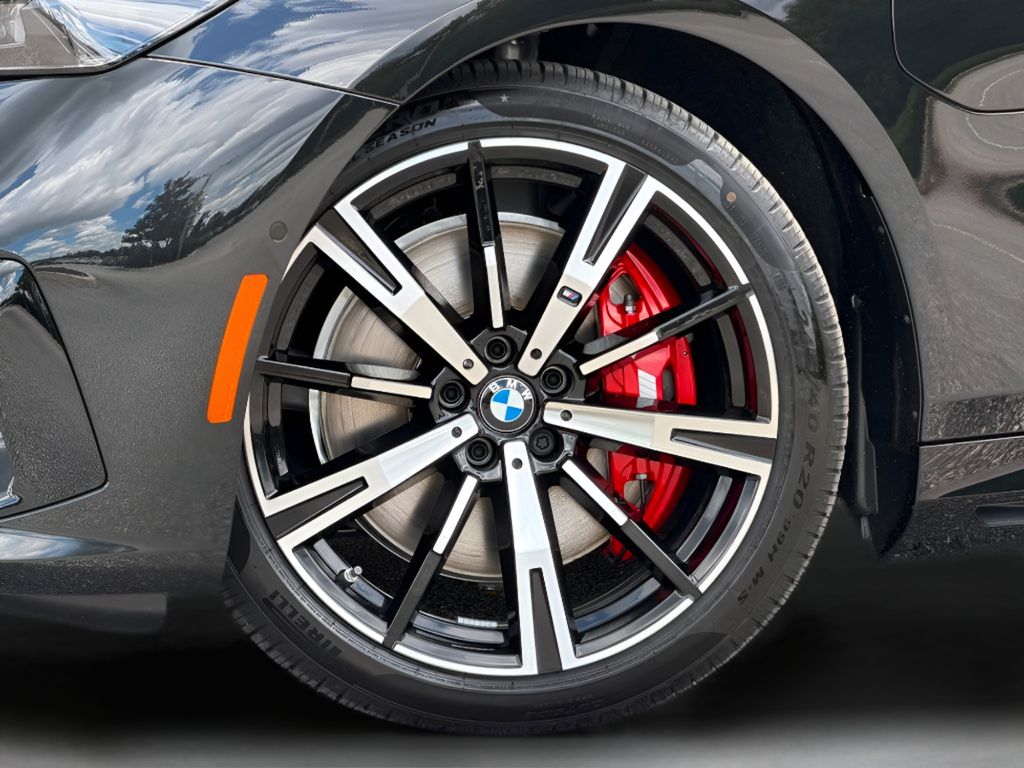 New 2027 Black BMW 550e xDrive image 27