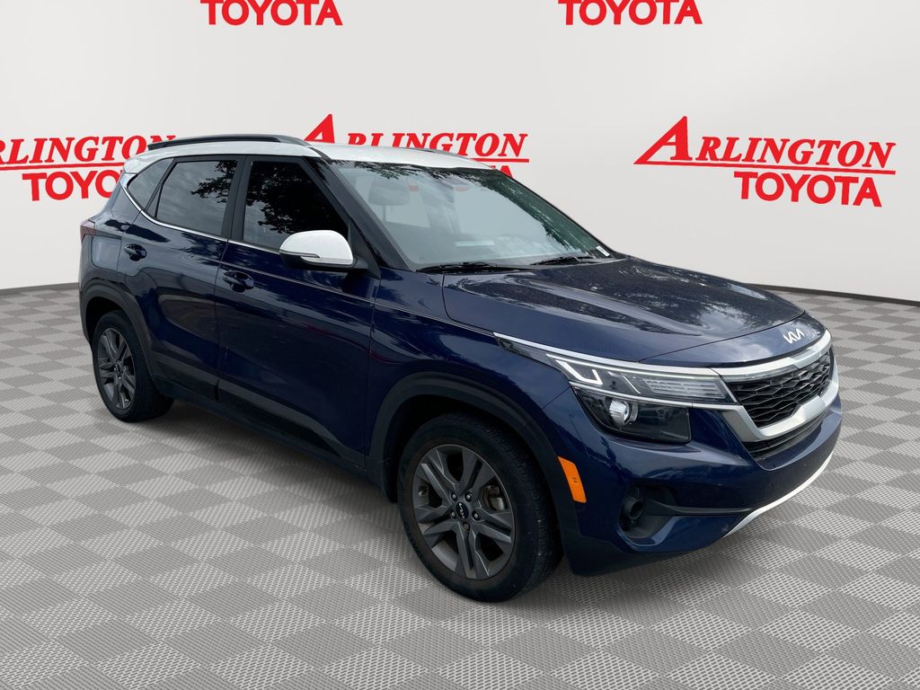 2023 Kia Seltos S's photo