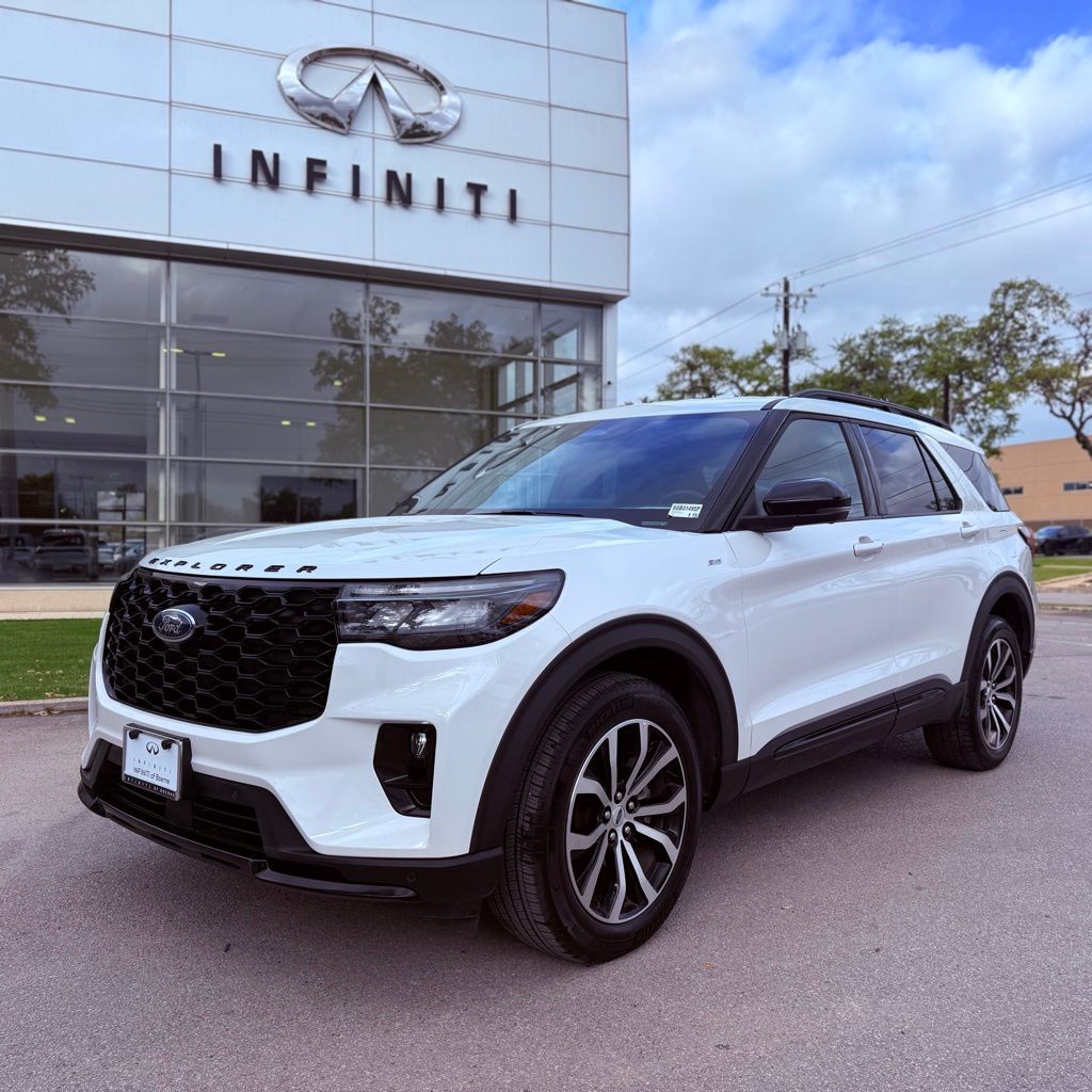 2025 Ford Explorer ST-Line AWD