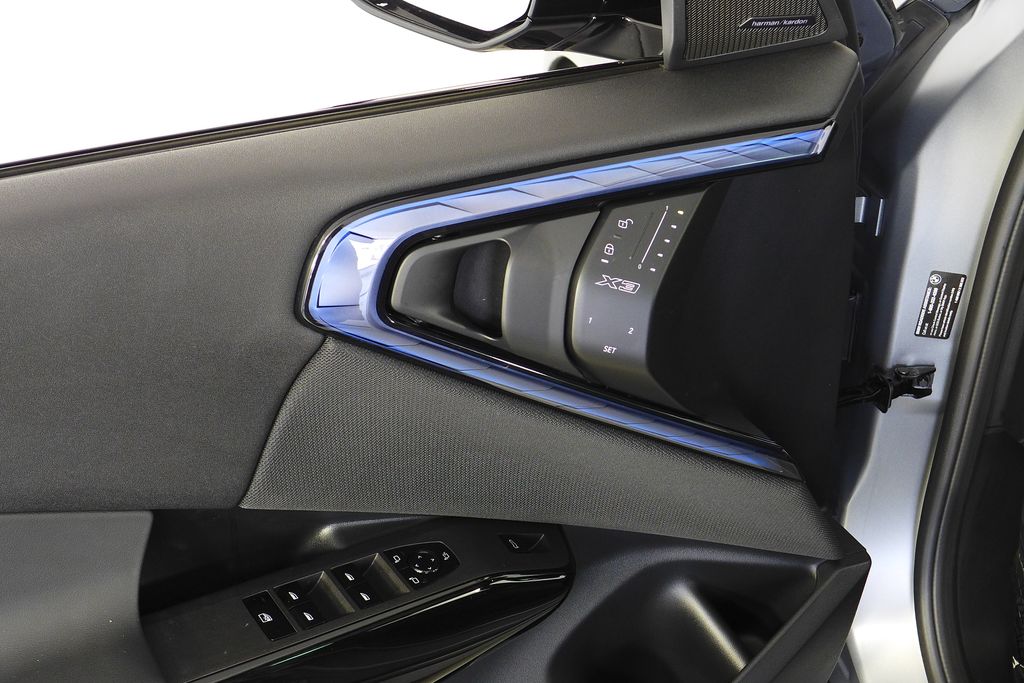 Thumbnail: 2025 BMW X3 - 12
