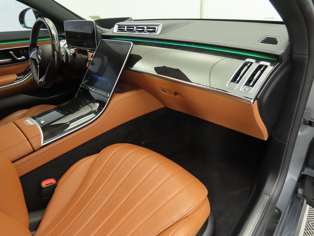 Thumbnail: 2023 Mercedes-Benz S-Class - 16