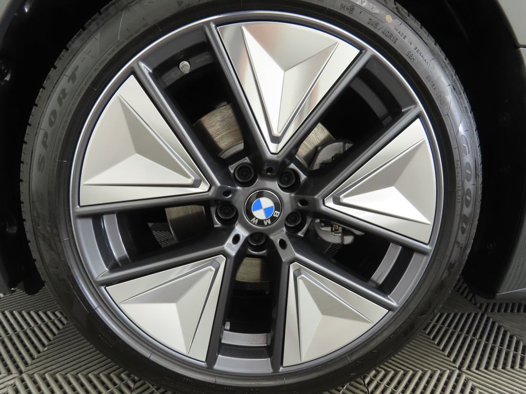 Thumbnail: 2026 BMW i4 - 30