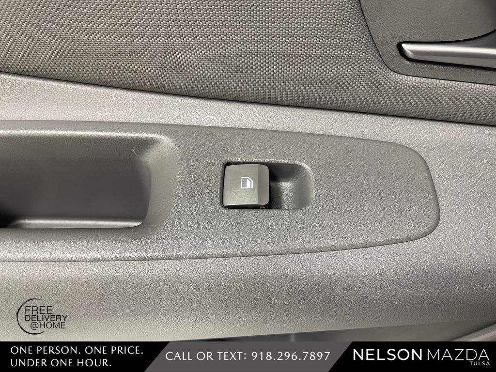 Used 2022 Black Hyundai SEL image 34