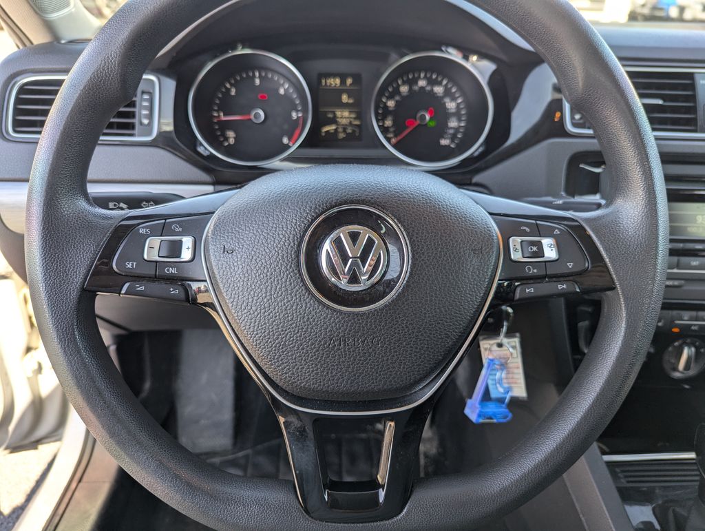 2015 Volkswagen Jetta 2.0L TDI S 18