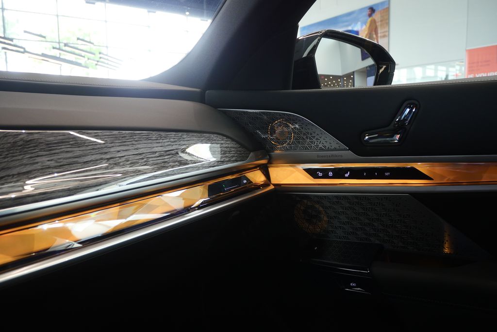 Thumbnail: 2026 BMW 7 Series - 27